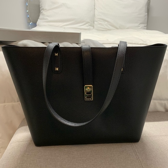 Michael Kors Handbags - Black Michael Kors Tote